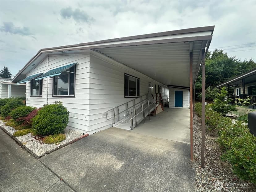 Property photo for 21916 107th Place Se, Kent photo 2