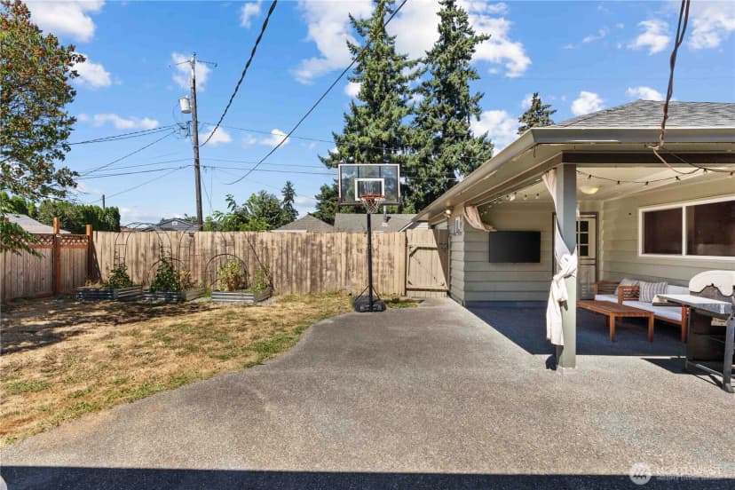 Property photo for 815 6th Street Se, Auburn photo 24