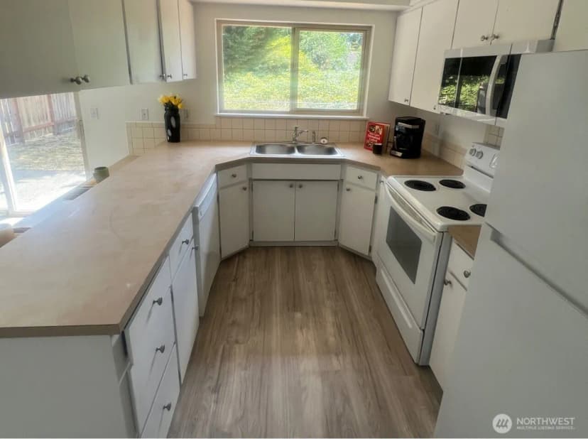 Property photo for 418 130th Street Ct S, Tacoma photo 7