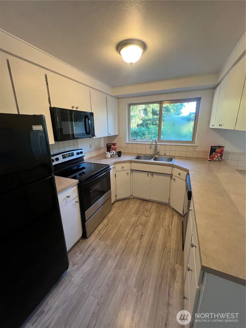 Property photo for 418 130th Street Ct S, Tacoma photo 5