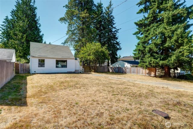 Property photo for 6430 Elliott Way, Everett photo 4