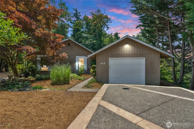 Property photo for 812 Wynwood Drive, Kent
