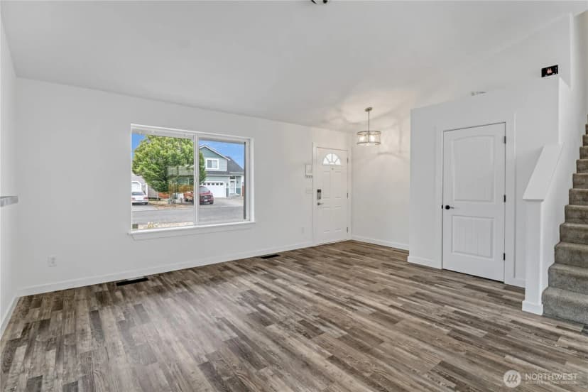 Property photo for 9989 Greenleaf Loop Se, Yelm photo 6