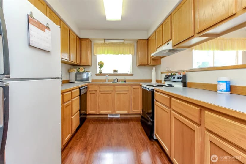 Property photo for 1724 S Ainsworth Avenue, Tacoma photo 5