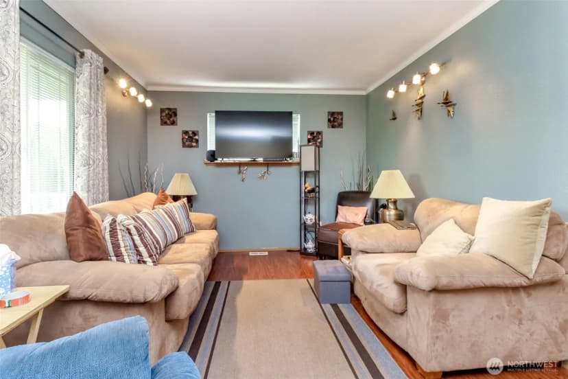 Property photo for 1724 S Ainsworth Avenue, Tacoma photo 4