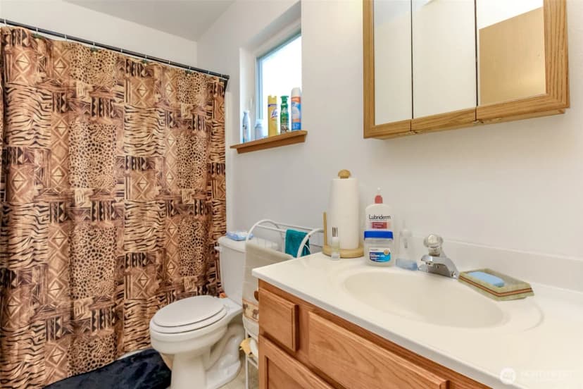 Property photo for 1724 S Ainsworth Avenue, Tacoma photo 14