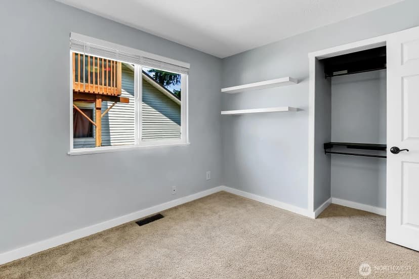 Property photo for 1420 Ginkgo Street Se, Auburn photo 7