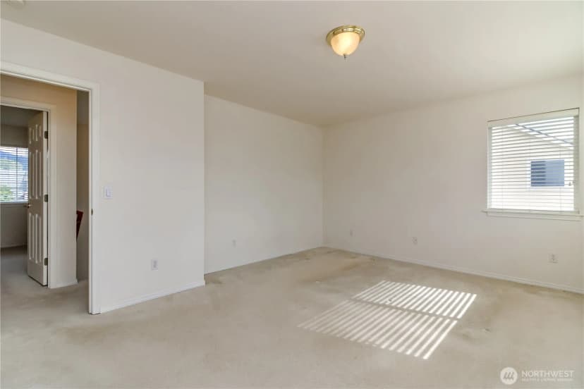 Property photo for 525 Sorenson Street, Buckley photo 17