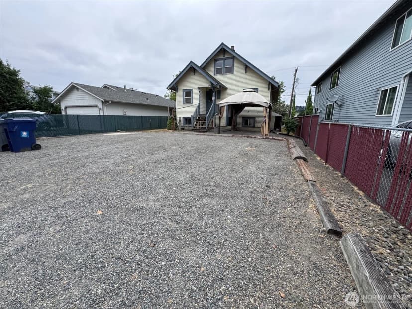 Property photo for 442 Burnett Avenue N, Renton photo 20