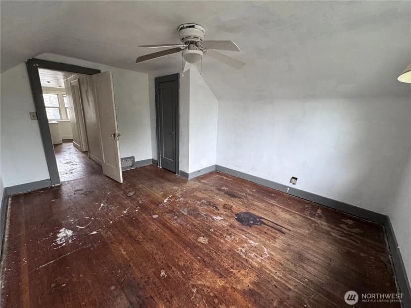 Property photo for 442 Burnett Avenue N, Renton photo 15