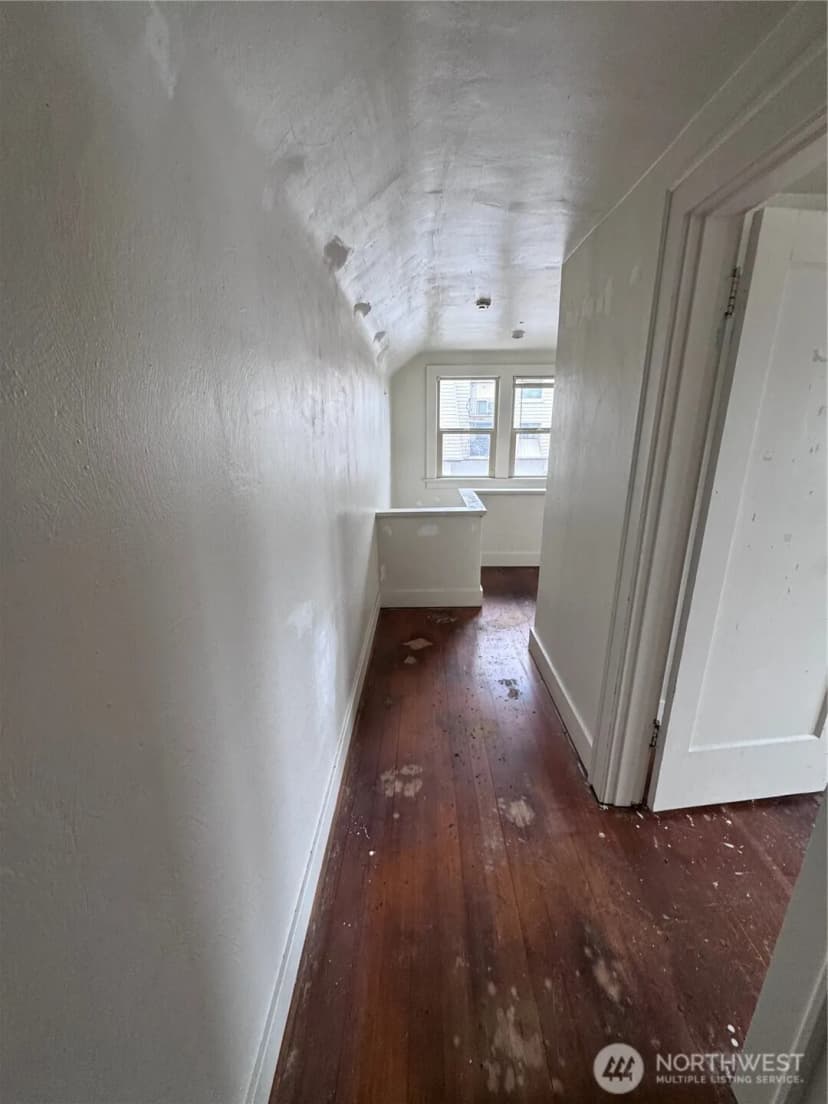 Property photo for 442 Burnett Avenue N, Renton photo 12