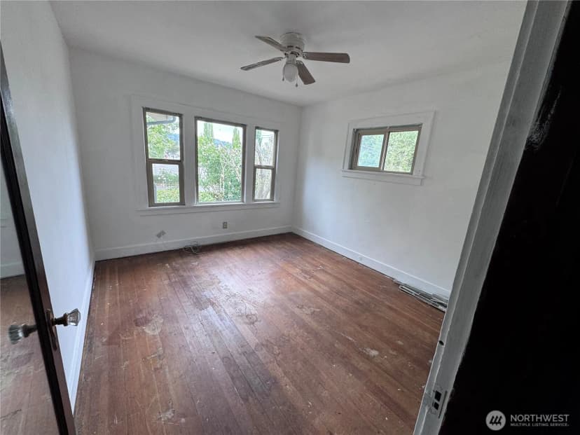 Property photo for 442 Burnett Avenue N, Renton photo 6