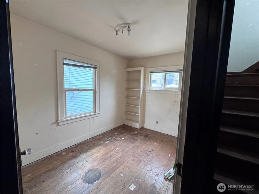 Property photo for 442 Burnett Avenue N, Renton photo 9