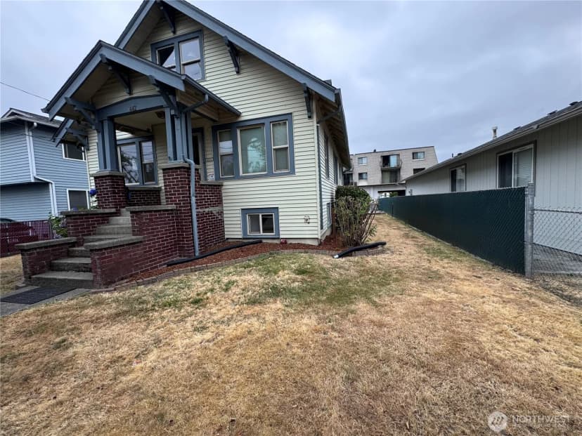 Property photo for 442 Burnett Avenue N, Renton photo 23
