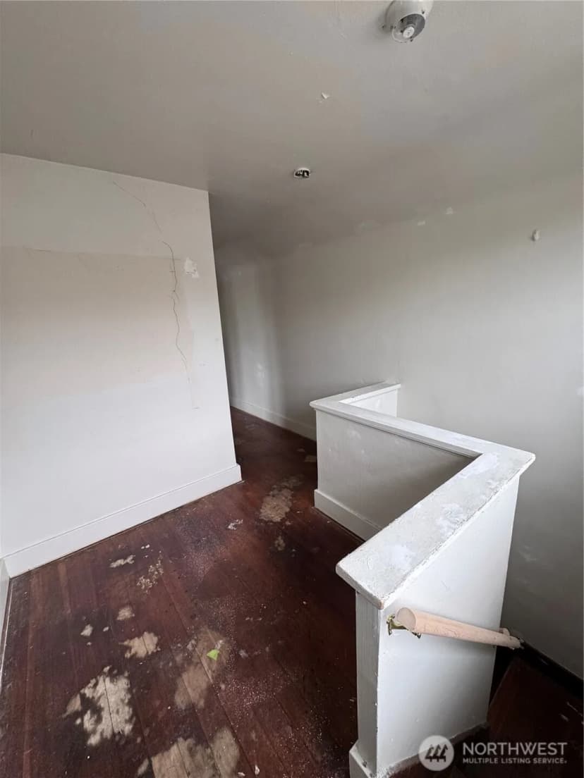 Property photo for 442 Burnett Avenue N, Renton photo 11