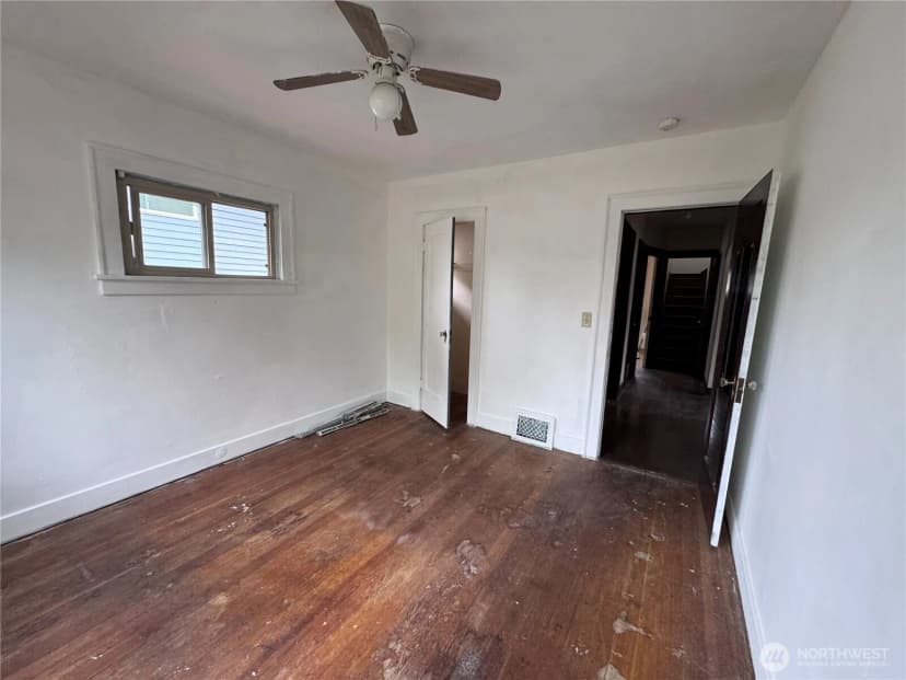 Property photo for 442 Burnett Avenue N, Renton photo 7