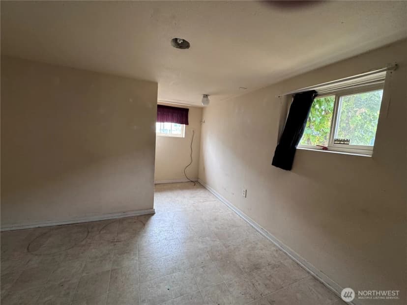 Property photo for 442 Burnett Avenue N, Renton photo 17