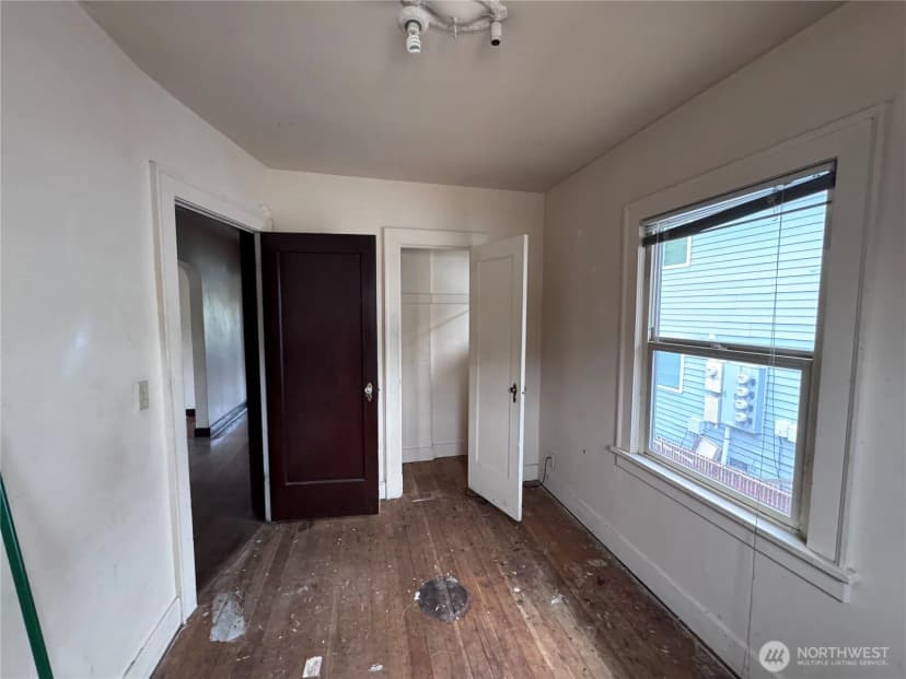 Property photo for 442 Burnett Avenue N, Renton photo 10
