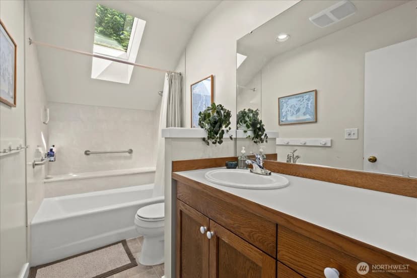 Property photo for 7104 Ne 118th Street, Kirkland photo 17