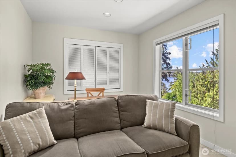 Property photo for 7104 Ne 118th Street, Kirkland photo 11