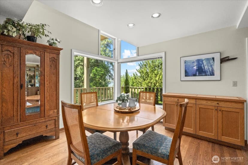 Property photo for 7104 Ne 118th Street, Kirkland photo 10
