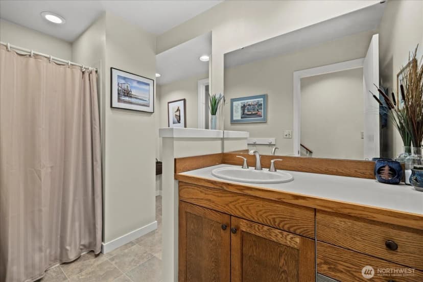 Property photo for 7104 Ne 118th Street, Kirkland photo 16