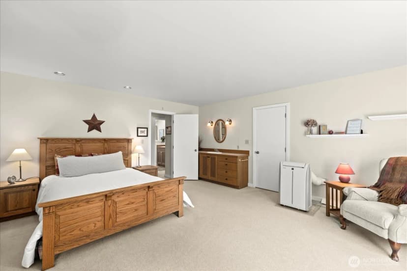 Property photo for 7104 Ne 118th Street, Kirkland photo 13