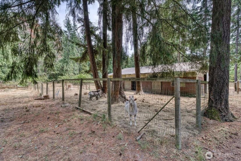 Property photo for 7258 Se Fragaria Road, Olalla photo 30