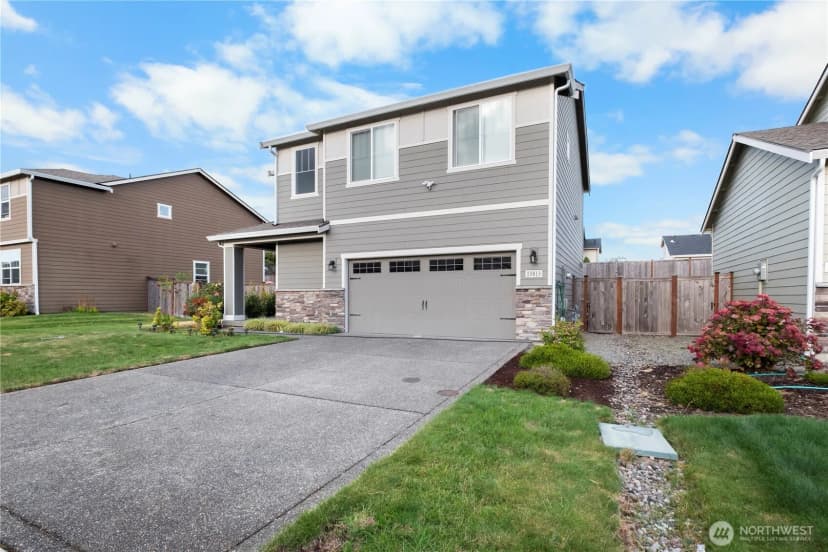 Property photo for 13813 67th Avenue E, Puyallup photo 3