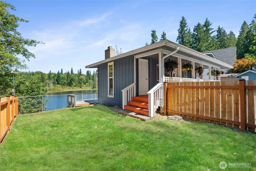 Property photo for 13615 Twin Lakes Drive E, Graham photo 2