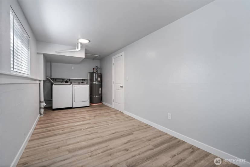Property photo for 13615 Twin Lakes Drive E, Graham photo 23