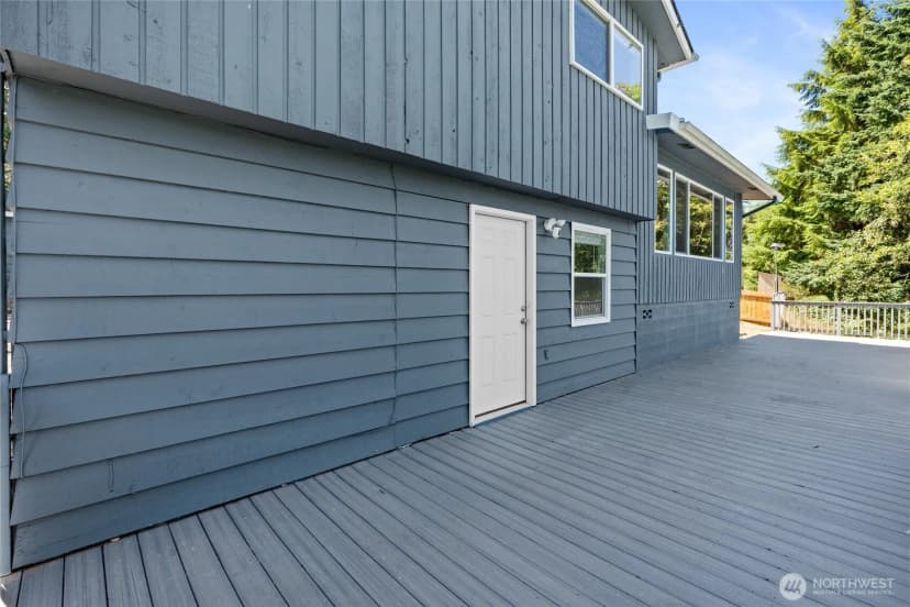 Property photo for 13615 Twin Lakes Drive E, Graham photo 24