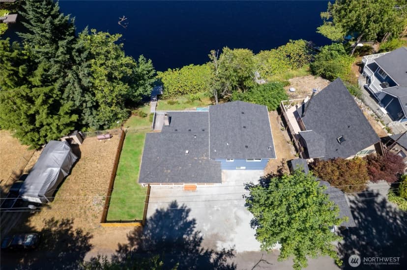Property photo for 13615 Twin Lakes Drive E, Graham photo 35