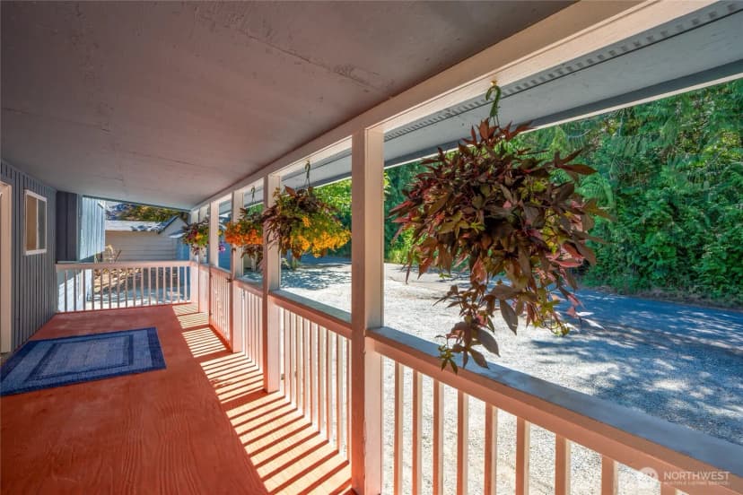 Property photo for 13615 Twin Lakes Drive E, Graham photo 38