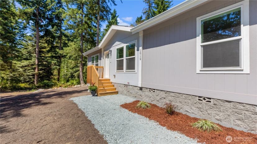 Property photo for 1019 Harmony Road, Oak Harbor photo 6