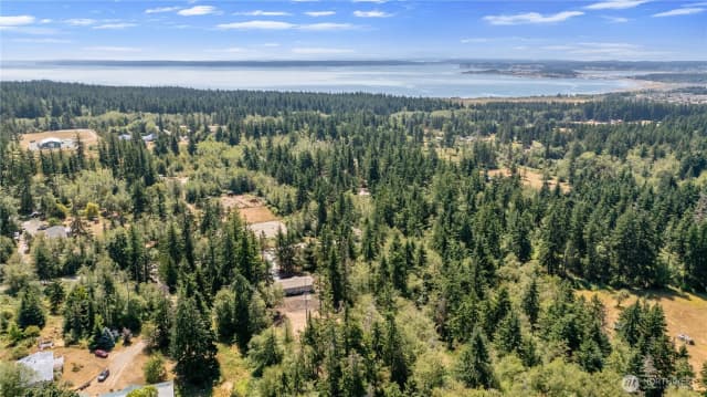 Property photo for 1019 Harmony Road, Oak Harbor photo 4