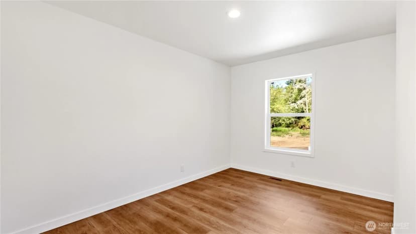 Property photo for 1019 Harmony Road, Oak Harbor photo 11