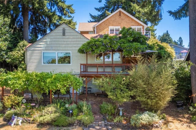 Property photo for 1001 Yew Avenue Ne, Olympia