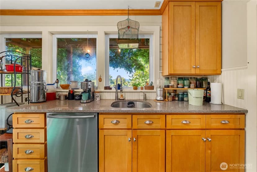 Property photo for 1001 Yew Avenue Ne, Olympia photo 11