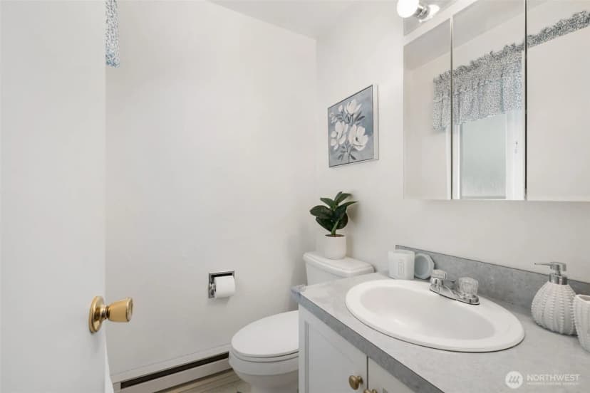 Property photo for 10719 115th Avenue Sw, Tacoma photo 18