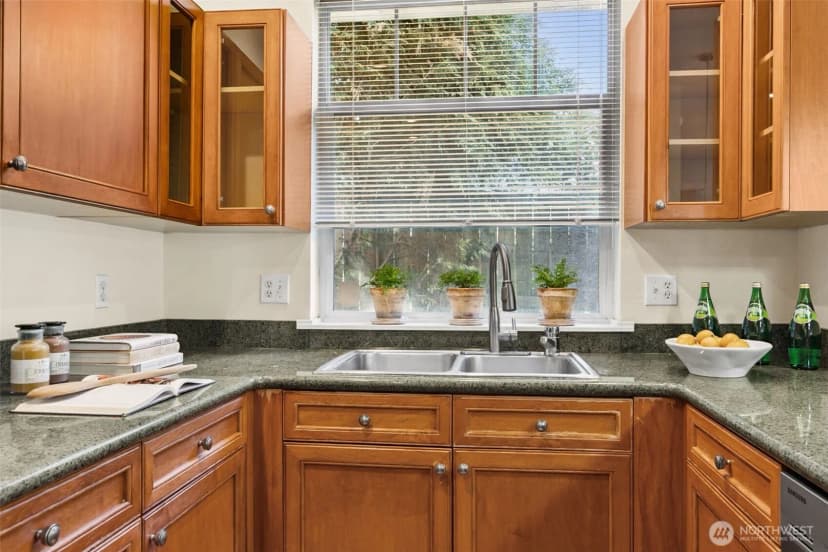Property photo for 902 S Linden Lane, Tacoma photo 11