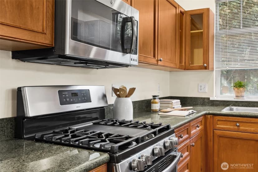 Property photo for 902 S Linden Lane, Tacoma photo 12