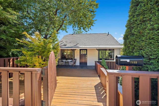 Property photo for 7132 34th Avenue Sw, Seattle
