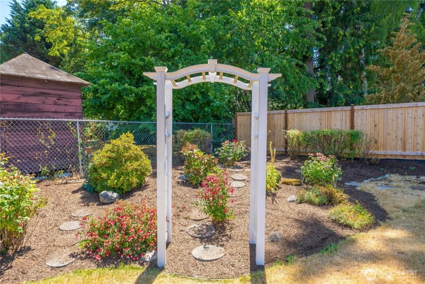 Property photo for 725 N 188th Street, Shoreline photo 28