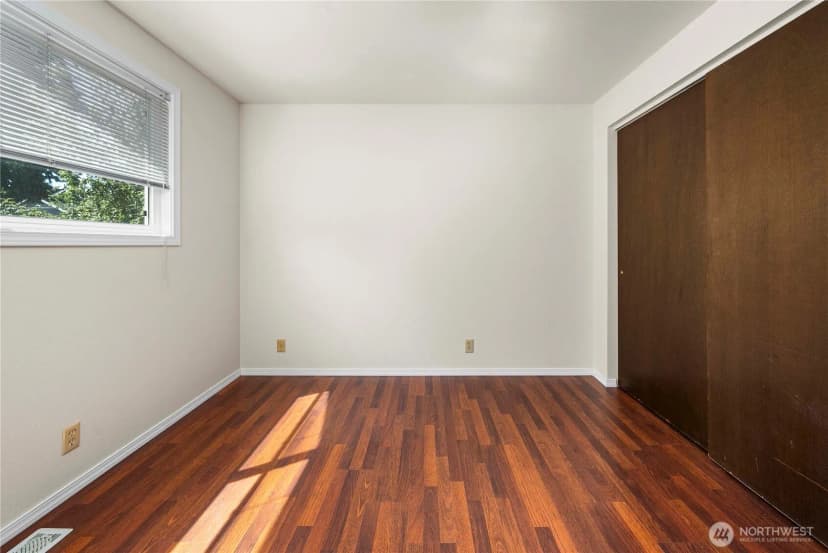 Property photo for 725 N 188th Street, Shoreline photo 18