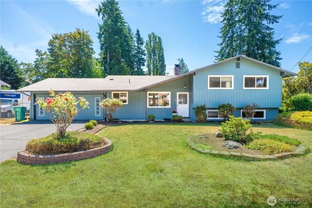 Property photo for 725 N 188th Street, Shoreline photo 3