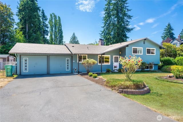 Property photo for 725 N 188th Street, Shoreline photo 2