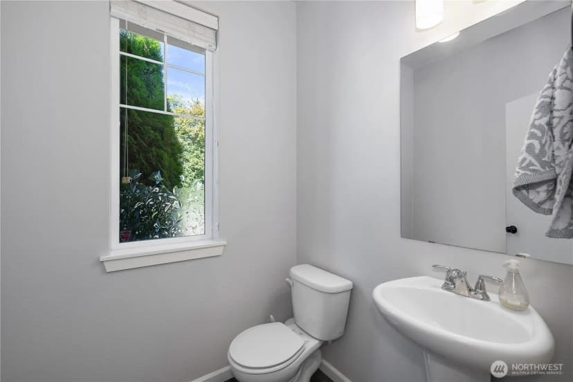 Property photo for 1506 Onyx Street Se, Olympia photo 11