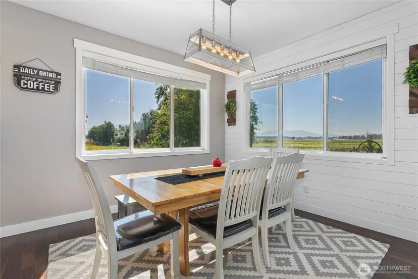 Property photo for 1792 Bradley Road, Lynden photo 15