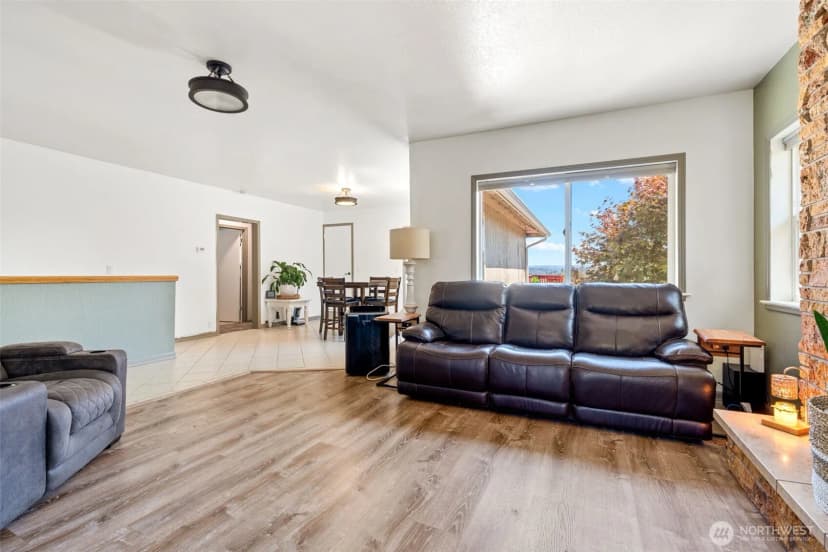 Property photo for 719 Peters, Raymond photo 5